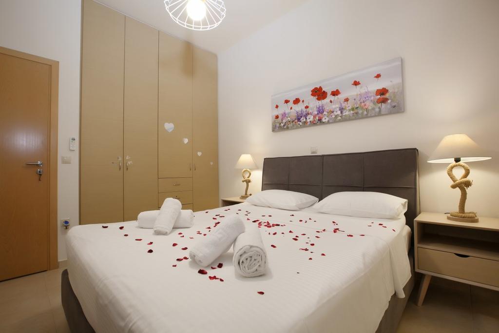 Petra Thea Apartment Kalamata Exterior foto