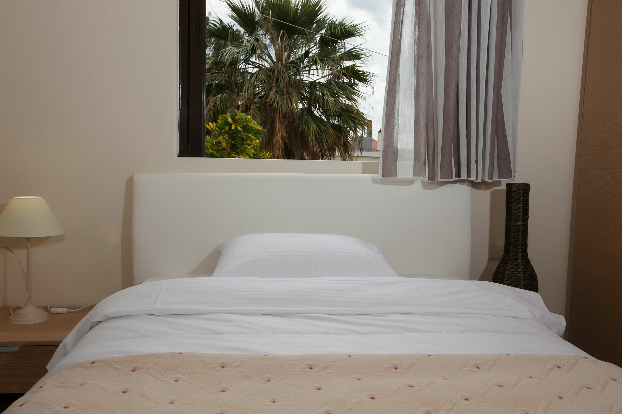 Petra Thea Apartment Kalamata Exterior foto