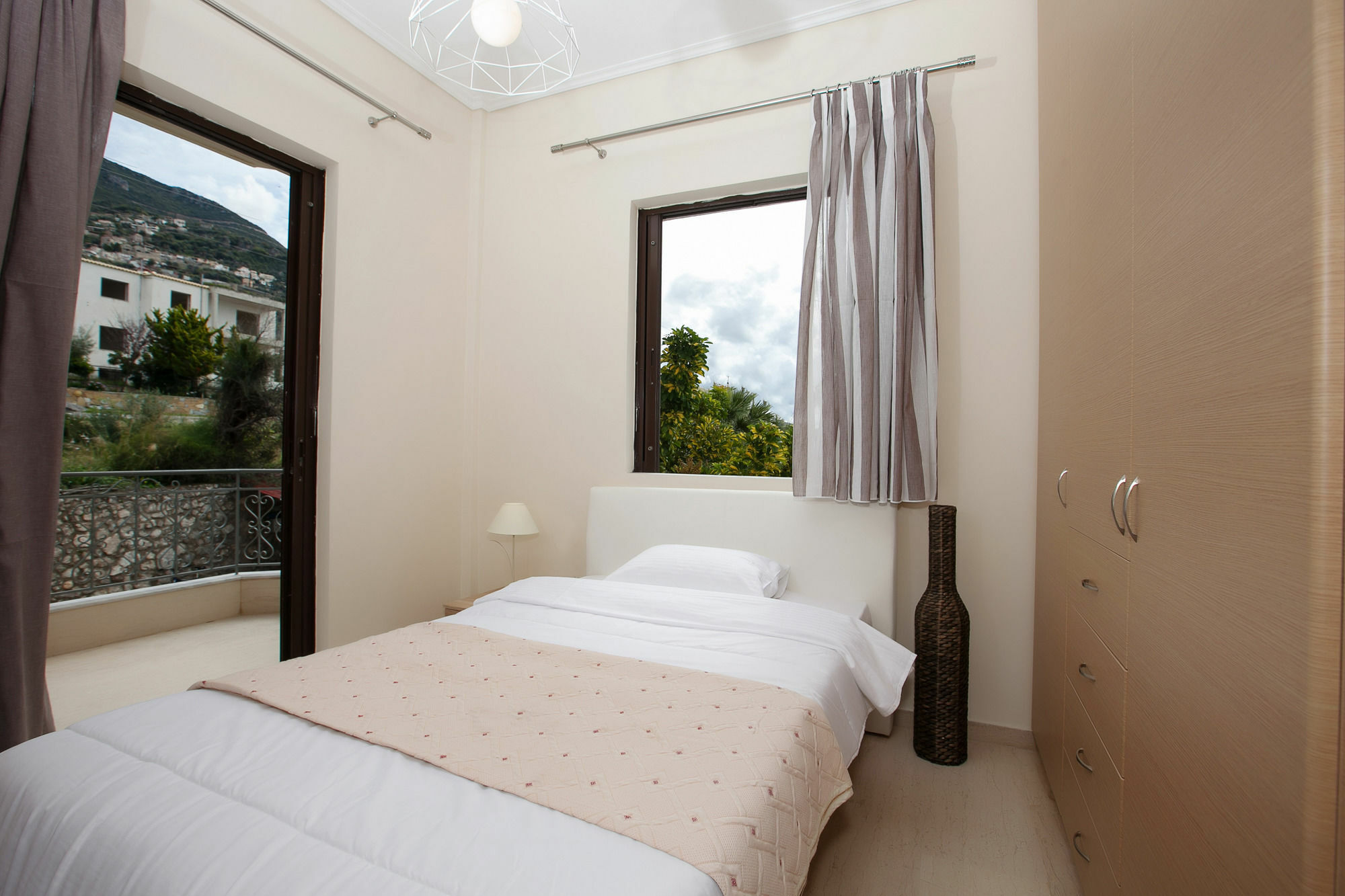 Petra Thea Apartment Kalamata Exterior foto